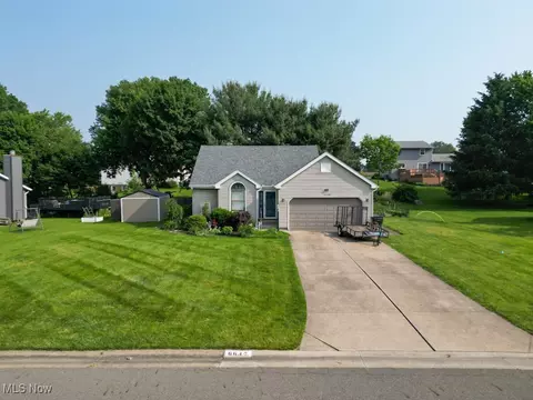 6647 Avalon St NW, Canton, OH 44708