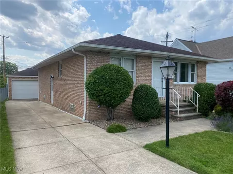 6234 W 54th St, Parma, OH 44129