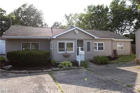 138 N Canfield Niles Rd, Youngstown, OH 44515