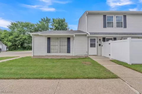 20347 Williamsburg Ct #225B, Middleburg Heights, OH 44130