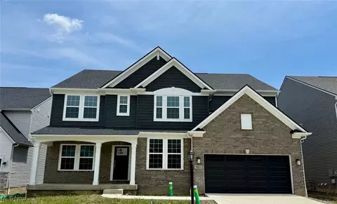 9885 Rosalee Ln, Strongsville, OH 44136