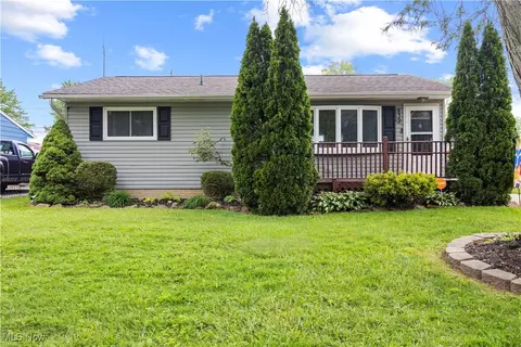 839 Delaware Ave, Elyria, OH 44035