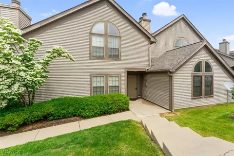 4044 Saint Andrews Ct #1, Canfield, OH 44406