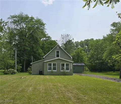 556 Champion Ave E, Warren, OH 44483