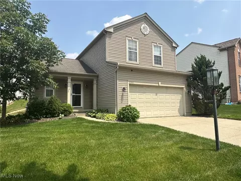 2280 Becket Cir, Stow, OH 44224