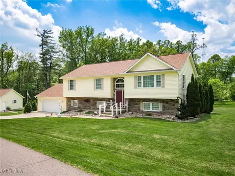 2430 Stone Crk, Zanesville, OH 43701