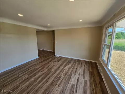9364 Bascom Rd, Chardon, OH 44024 photo 17