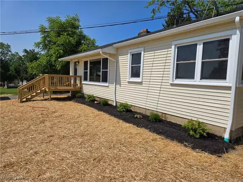 9364 Bascom Rd, Chardon, OH 44024 photo 3