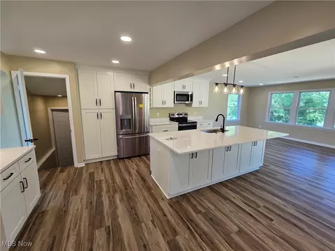 9364 Bascom Rd, Chardon, OH 44024 photo 12