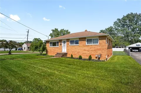6401 Scott Dr, Brook Park, OH 44142