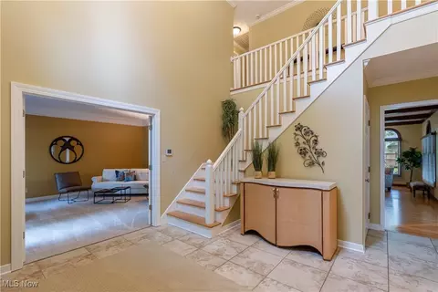 Entry Way - 2008 E Highgate Ct, Hudson, OH 44236 photo 1 of 2