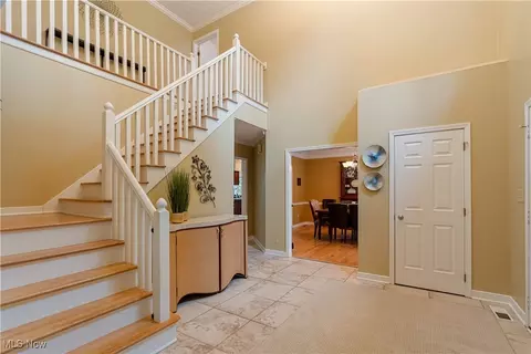 Entry Way - 2008 E Highgate Ct, Hudson, OH 44236 photo 2 of 2