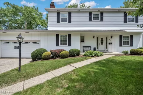 3857 Kay Dr, Stow, OH 44224