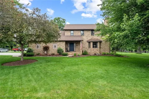 201 44th St NW, Canton, OH 44709