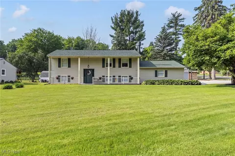 2866 Midway NW, Uniontown, OH 44685