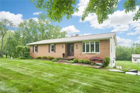 3145 Franks Rd, Clinton, OH 44216