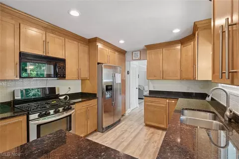 8191 Edgewood Rd, Mentor, OH 44060 photo 13