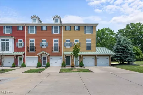 7 Grandview Dr, Rocky River, OH 44116