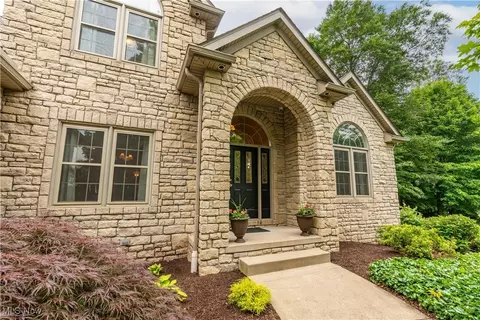 1588 Eagle Watch St NE, Canton, OH 44721 photo 3