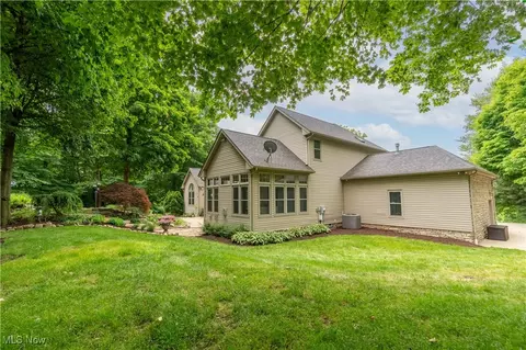 1588 Eagle Watch St NE, Canton, OH 44721 photo 8