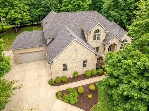 1588 Eagle Watch St NE, Canton, OH 44721 photo 4