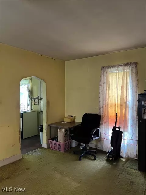 Entry Way - 1723 W Prospect Rd, Ashtabula, OH 44004 photo 5 of 6