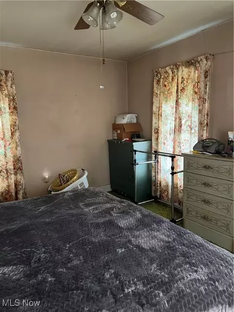 Bedroom - 1723 W Prospect Rd, Ashtabula, OH 44004 photo 4 of 10