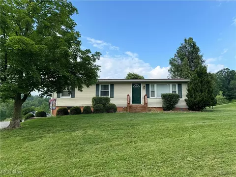 2405 Irish Ridge Rd, Philo, OH 43771