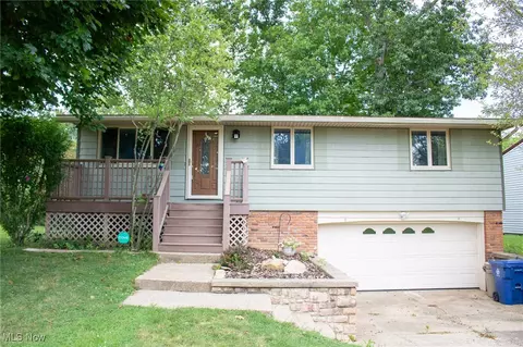 1553 Quail Hollow Dr, Cambridge, OH 43725