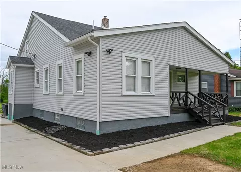 2948 Maple Ave NE, Canton, OH 44714 photo 6