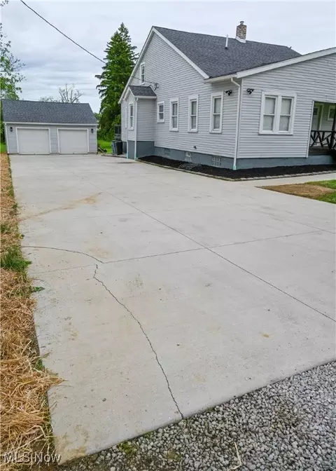 2948 Maple Ave NE, Canton, OH 44714 photo 5