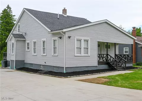 2948 Maple Ave NE, Canton, OH 44714 photo 3