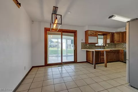 Dining - 1825 E Skyline Dr, Lorain, OH 44053 photo 1 of 1