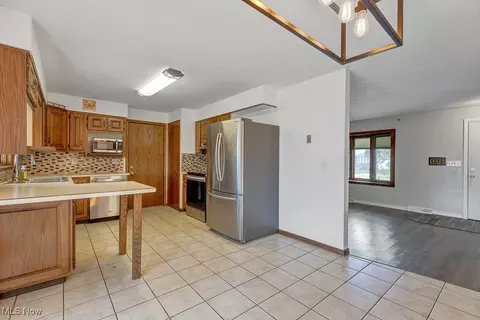 Kitchen - 1825 E Skyline Dr, Lorain, OH 44053 photo 1 of 4
