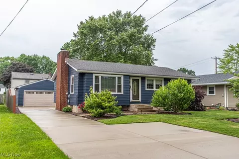 1805 Lealand Ave, Poland, OH 44514