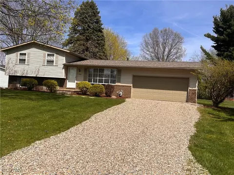 13646 Sunflower Ave NW, Mogadore, OH 44260