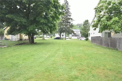 433 Adams St, Elyria, OH 44035 photo 5