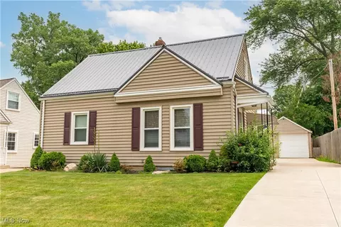 2419 25th St, Cuyahoga Falls, OH 44223