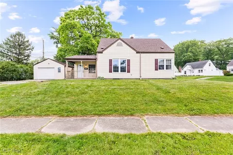 2305 Harding Rd, Cuyahoga Falls, OH 44223