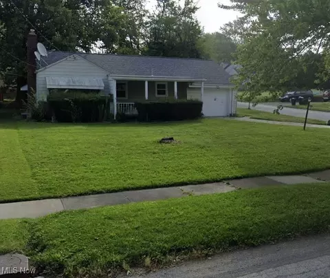 383 6th St, Campbell, OH 44405
