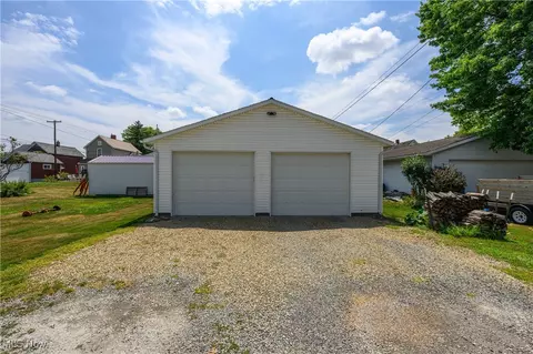 Exterior - 425 5th St, Dover, OH 44622 photo 4 of 4