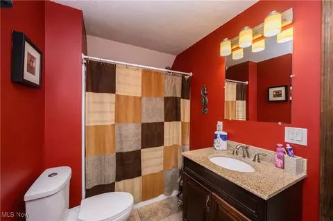 Bath - 425 5th St, Dover, OH 44622 photo 1 of 1