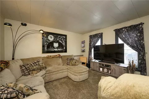 Living - 425 5th St, Dover, OH 44622 photo 1 of 1