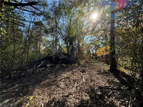 12056 Old State Rd, Chardon, OH 44024 photo 3