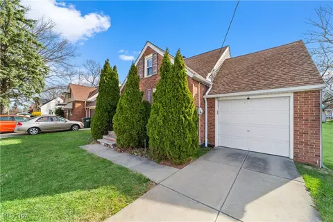 869 E 260th St, Euclid, OH 44132 photo 2