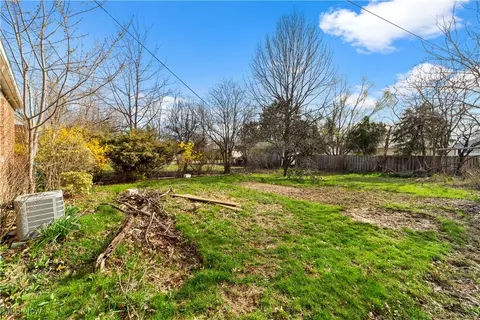 869 E 260th St, Euclid, OH 44132 photo 32
