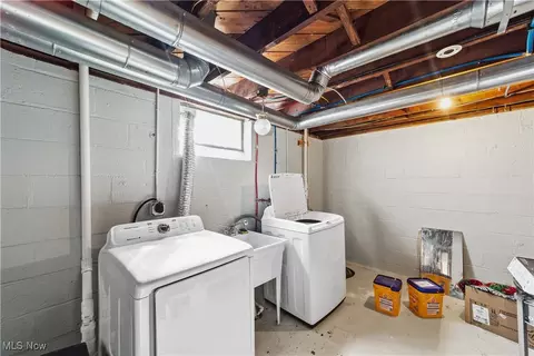 869 E 260th St, Euclid, OH 44132 photo 29