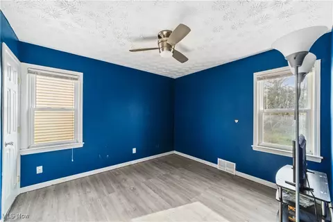 869 E 260th St, Euclid, OH 44132 photo 13
