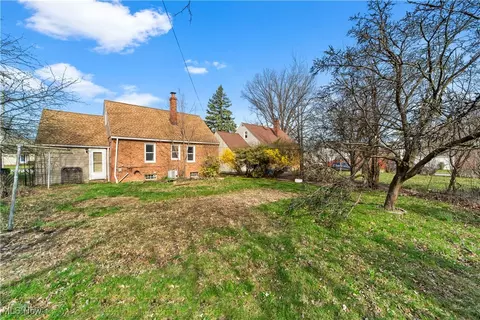 869 E 260th St, Euclid, OH 44132 photo 30