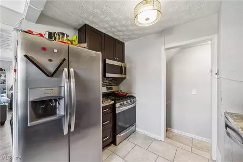 869 E 260th St, Euclid, OH 44132 photo 7